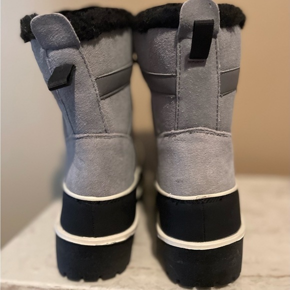 Comfort View Water Proof Boots - Picture 6 of 7